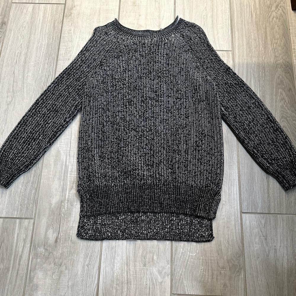 Ellen Tracy Gray Women’s Sweater Size Medium